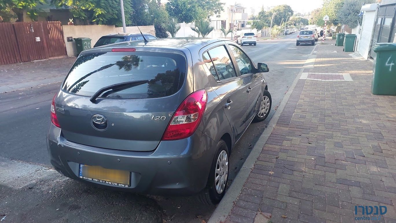 2012' Hyundai i20 יונדאי photo #3