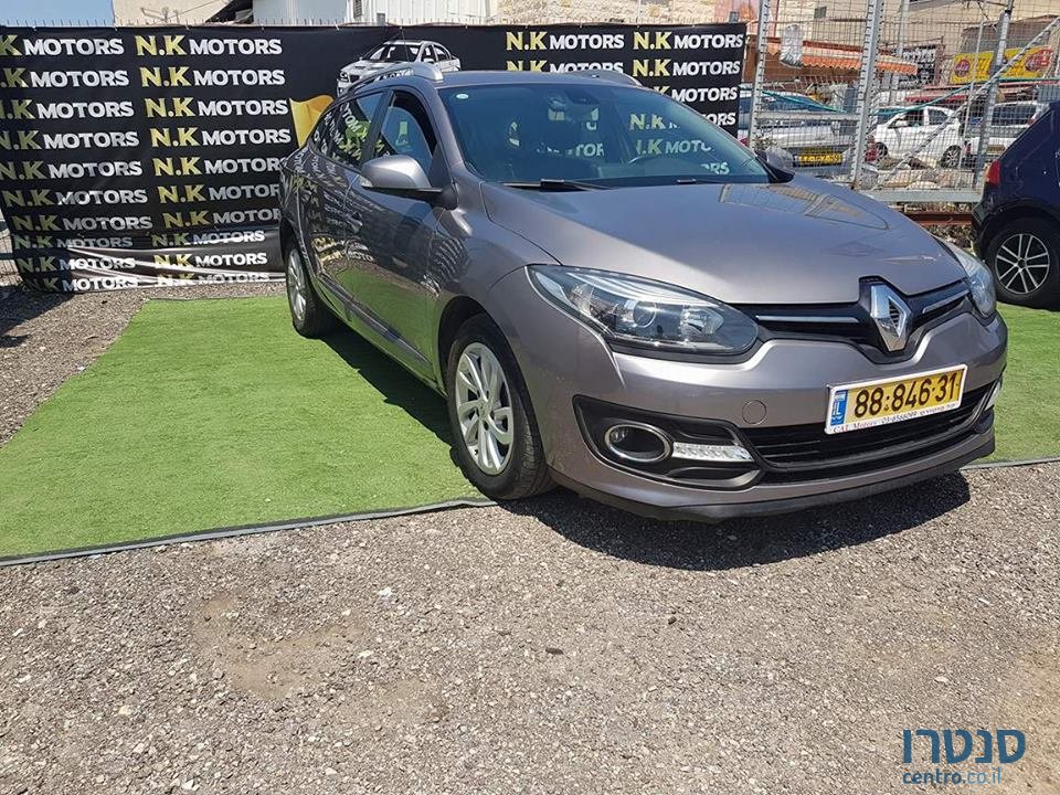 2014' Renault Megane photo #2