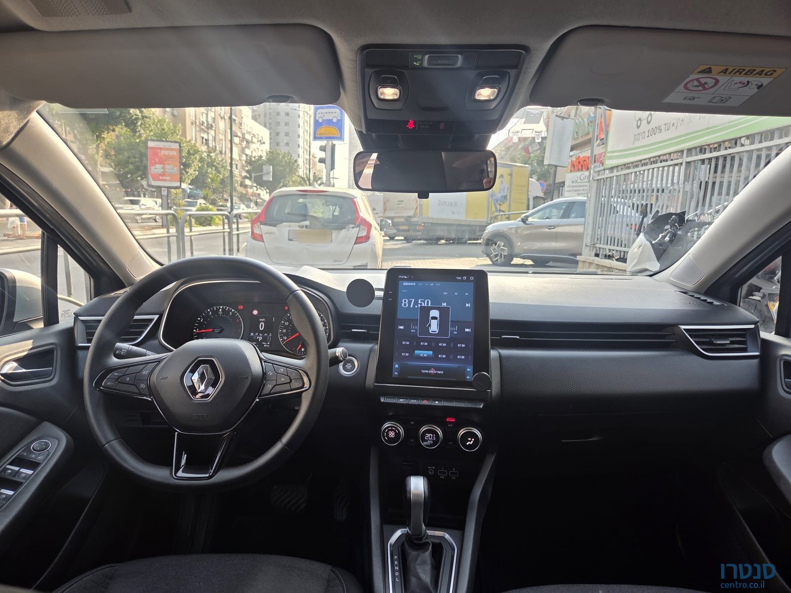 2021' Renault Clio photo #2