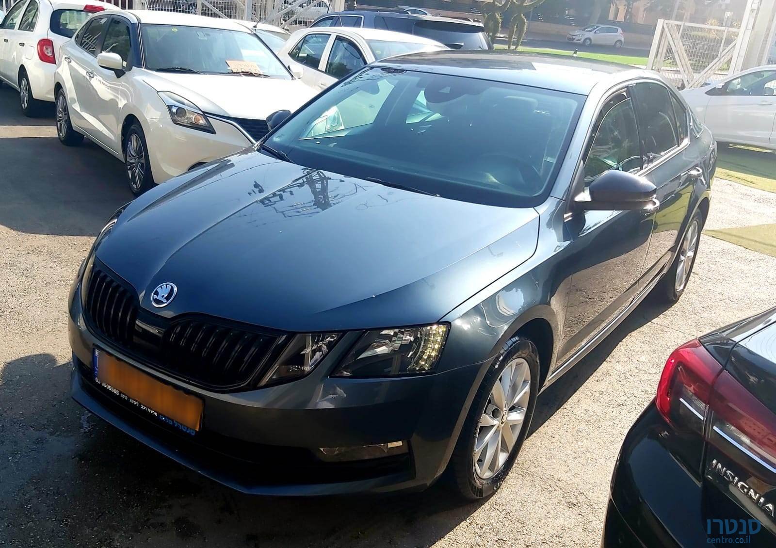 2019' Skoda Octavia photo #1