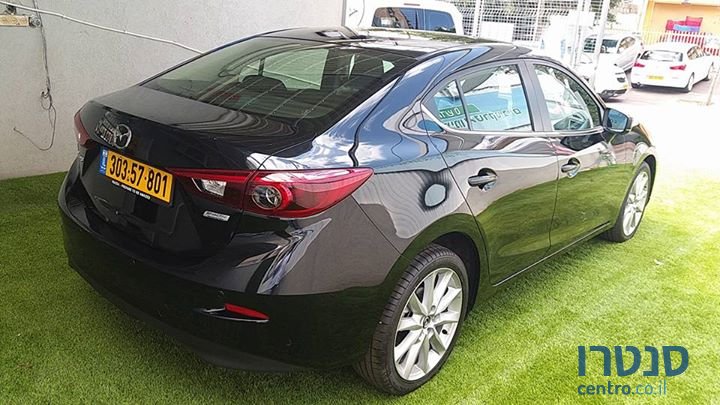 2018' Mazda 3 photo #2