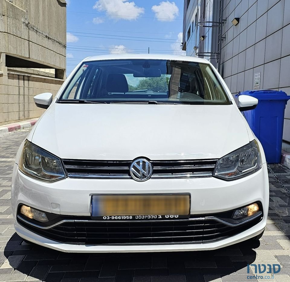 2017' Volkswagen Golf photo #1