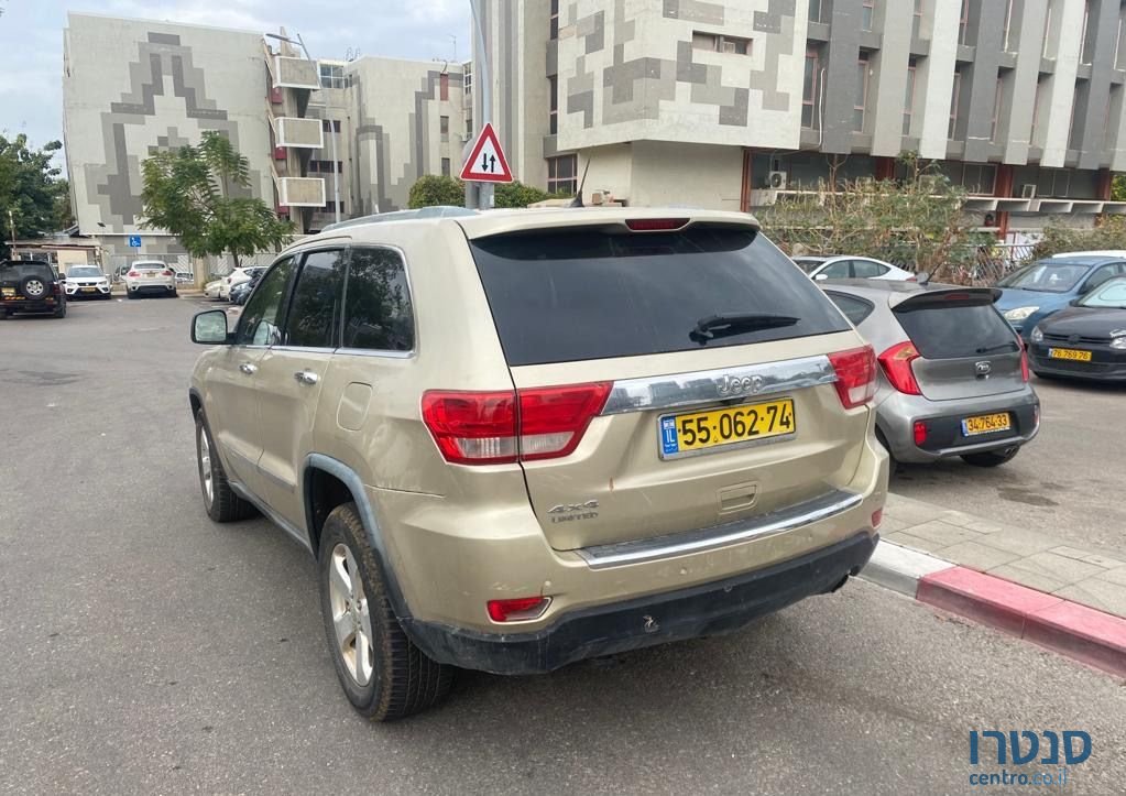 2011' Jeep Grand Cherokee ג'יפ גרנד צ'ירוקי photo #3