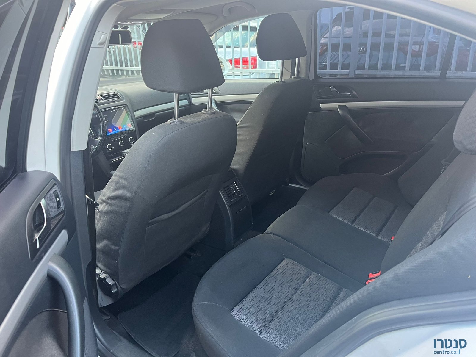 2013' Skoda Octavia photo #4