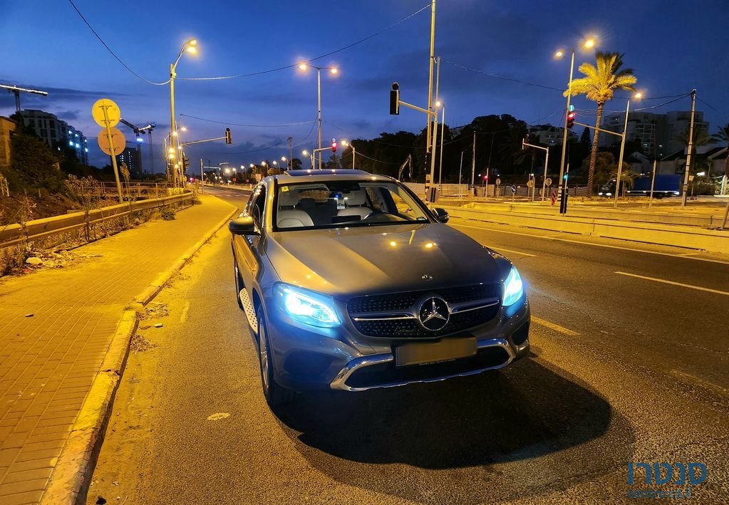 2018' Mercedes-Benz Glc-Class מרצדס photo #1