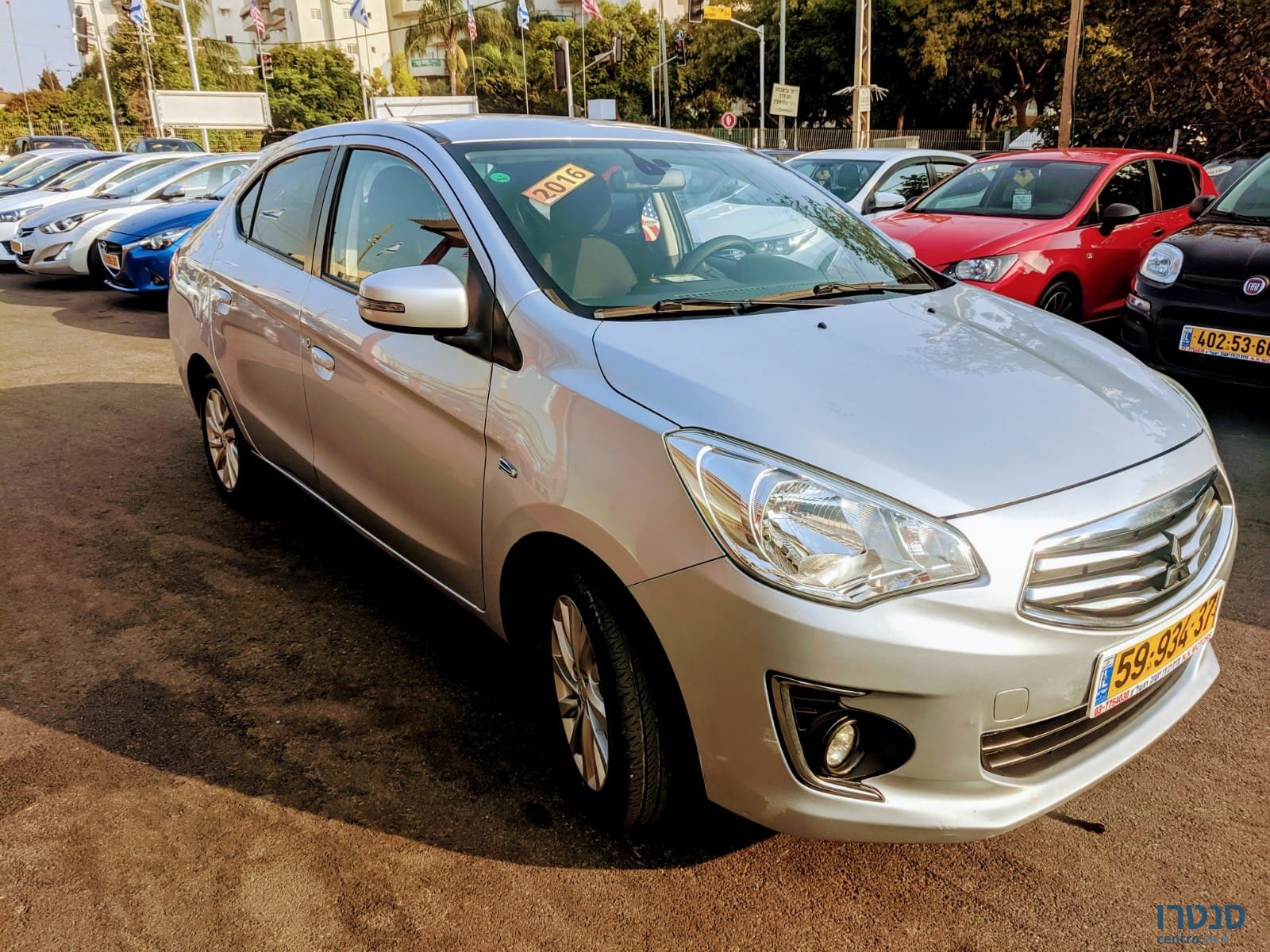 2016' Mitsubishi Attrage photo #1