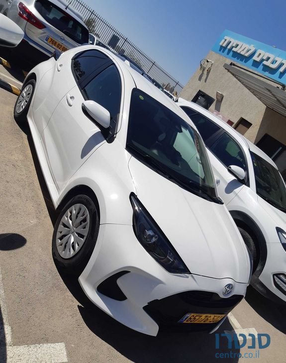 2021' Toyota Yaris טויוטה יאריס photo #1