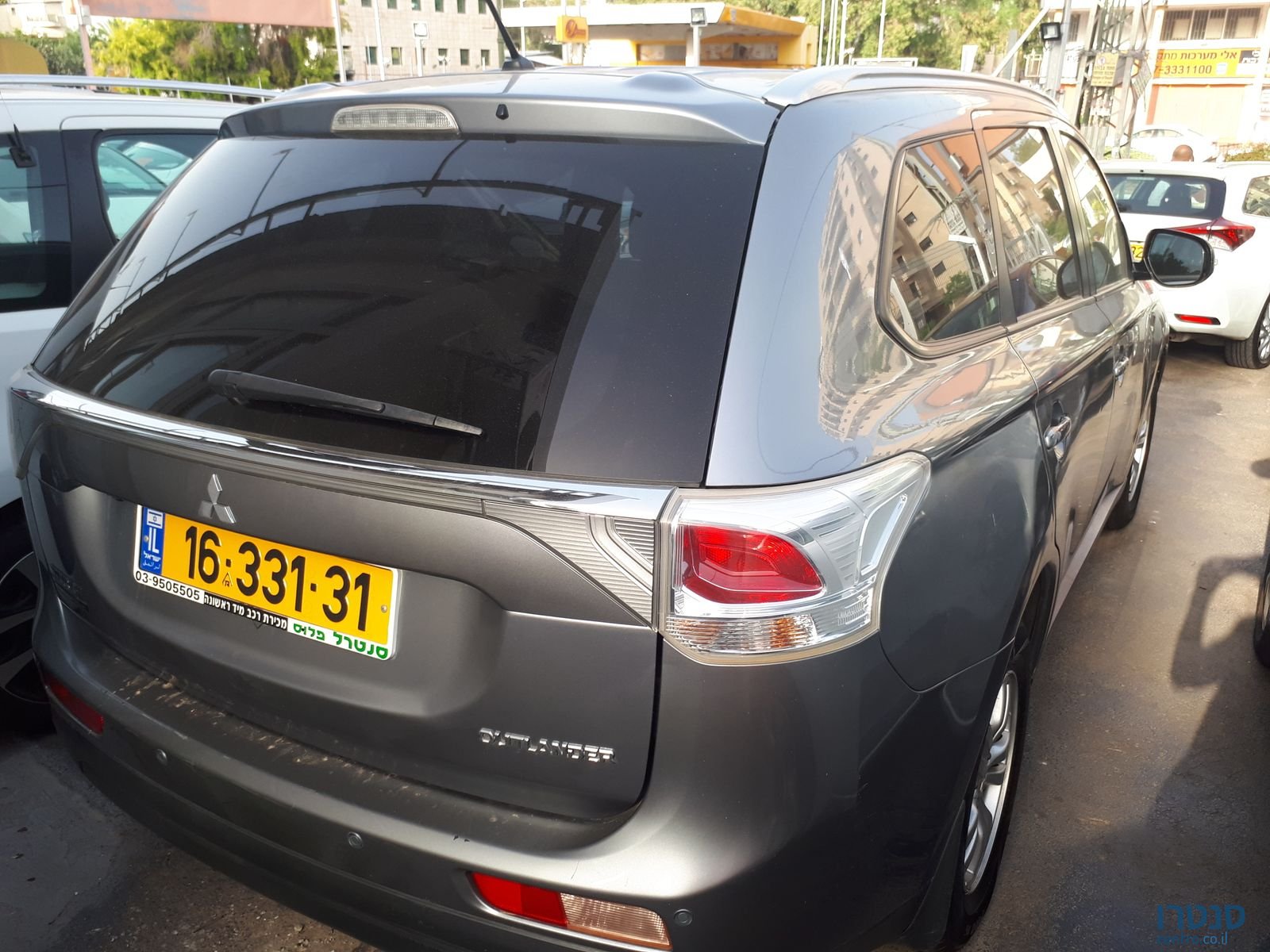 2014' Mitsubishi Outlander XL photo #5