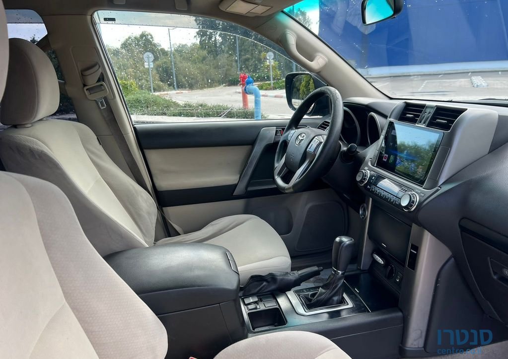 2010' Toyota Land Cruiser טויוטה לנד קרוזר photo #3