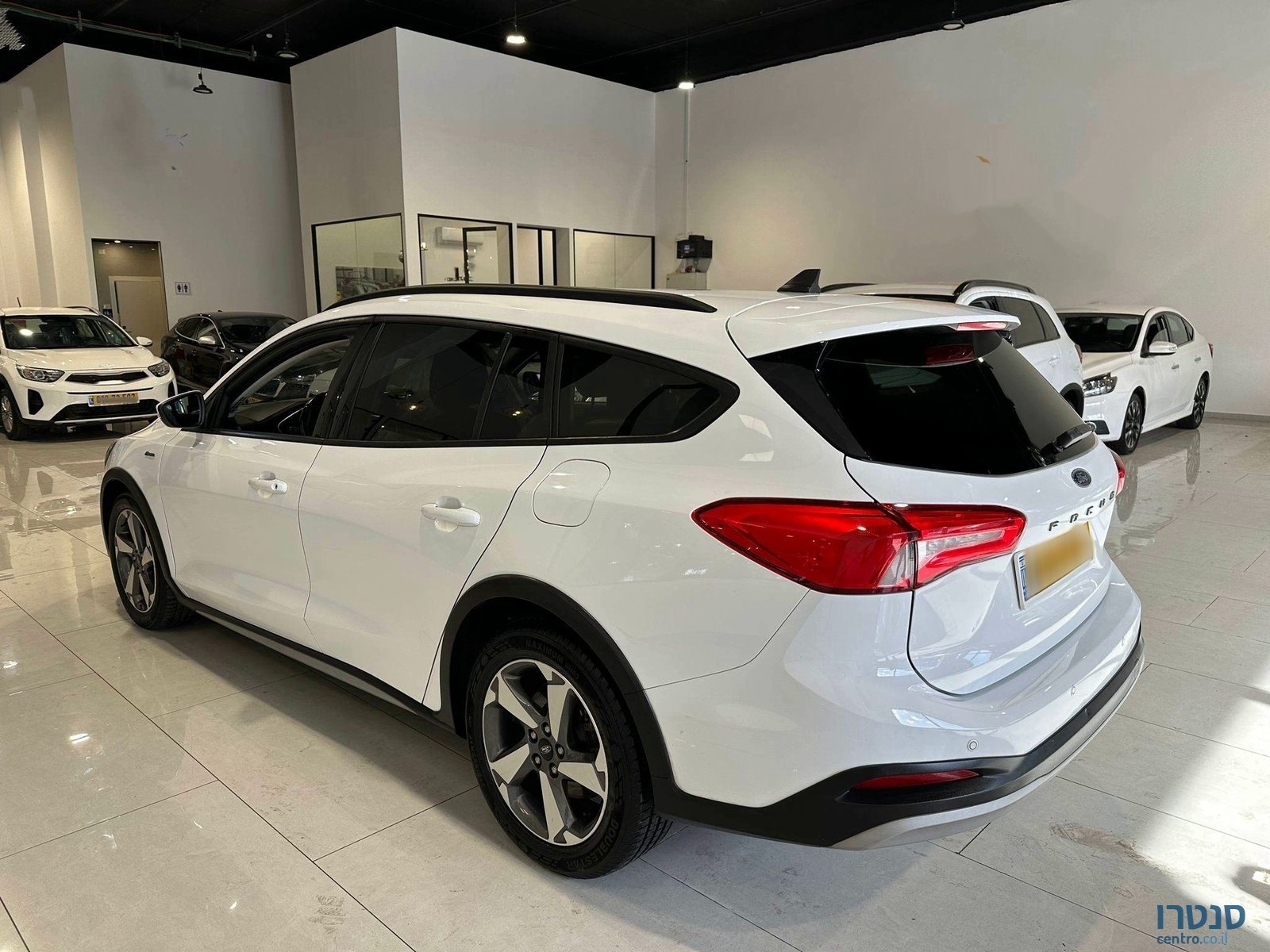 2020' Ford Focus photo #4