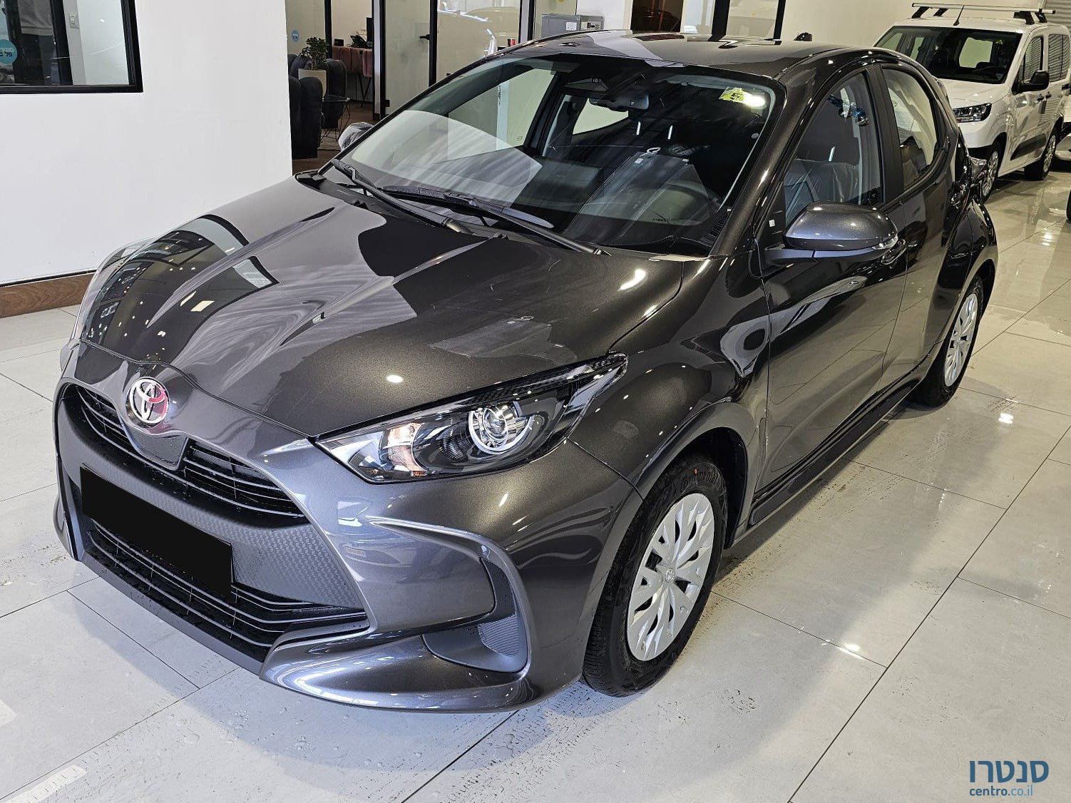 2025' Toyota Yaris photo #2