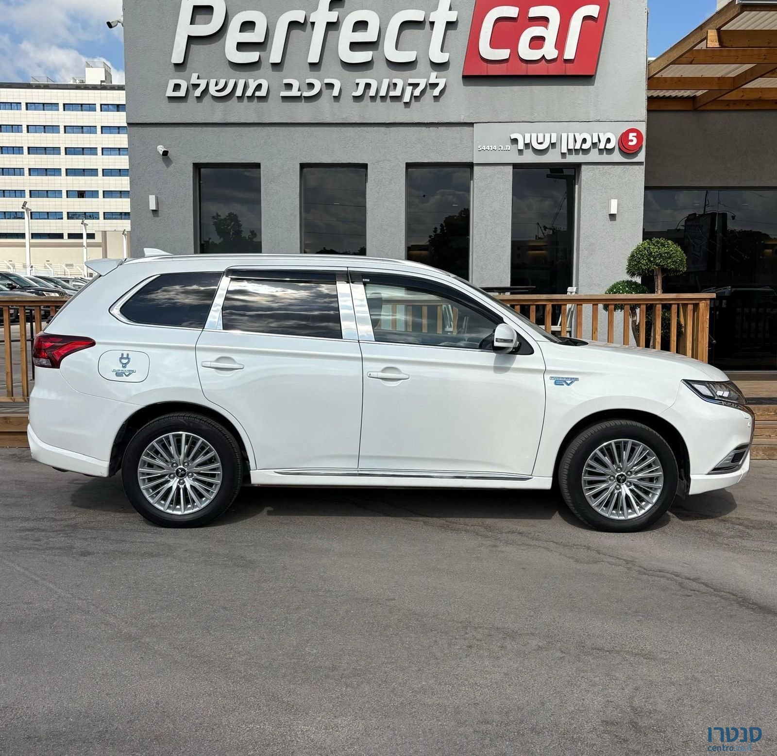 2020' Mitsubishi Outlander מיצובישי אאוטלנדר photo #3