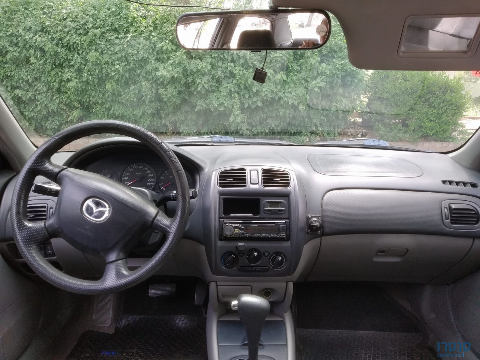 2002' Mazda 323 מאזדה לאנטיס photo #2