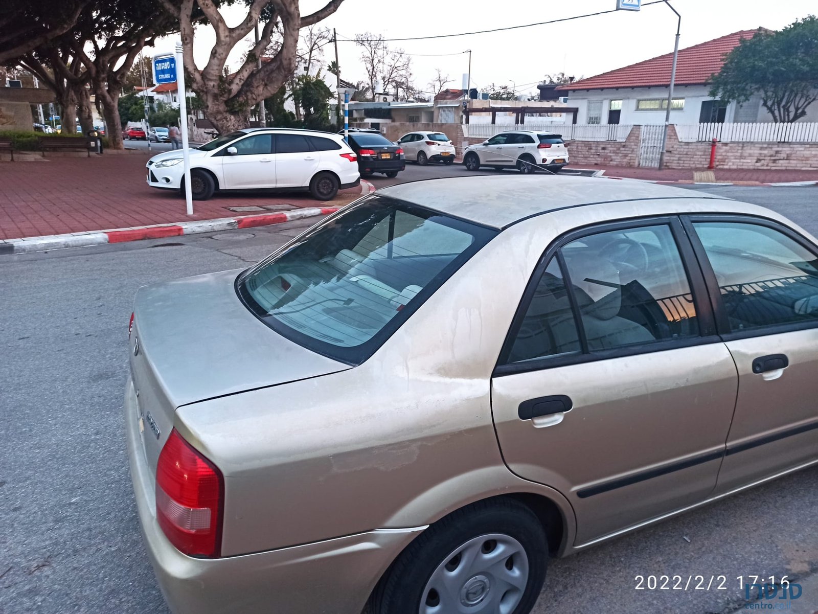 2004' Mazda 323 photo #5