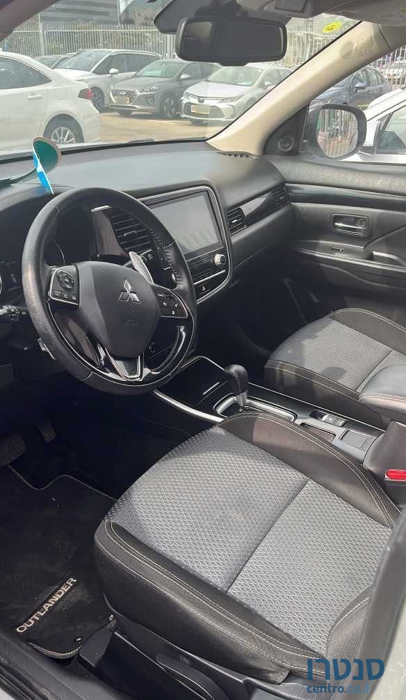 2020' Mitsubishi Outlander מיצובישי אאוטלנדר photo #4