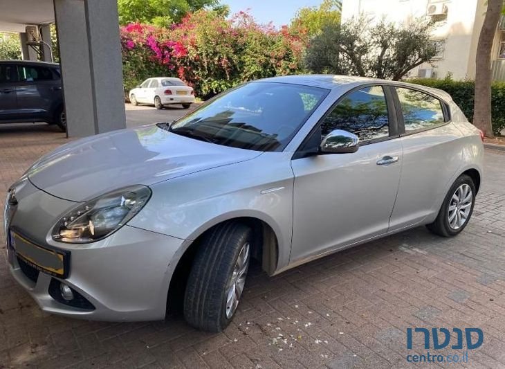 2016' Alfa Romeo Giulietta אלפא רומיאו ג'ולייטה photo #3