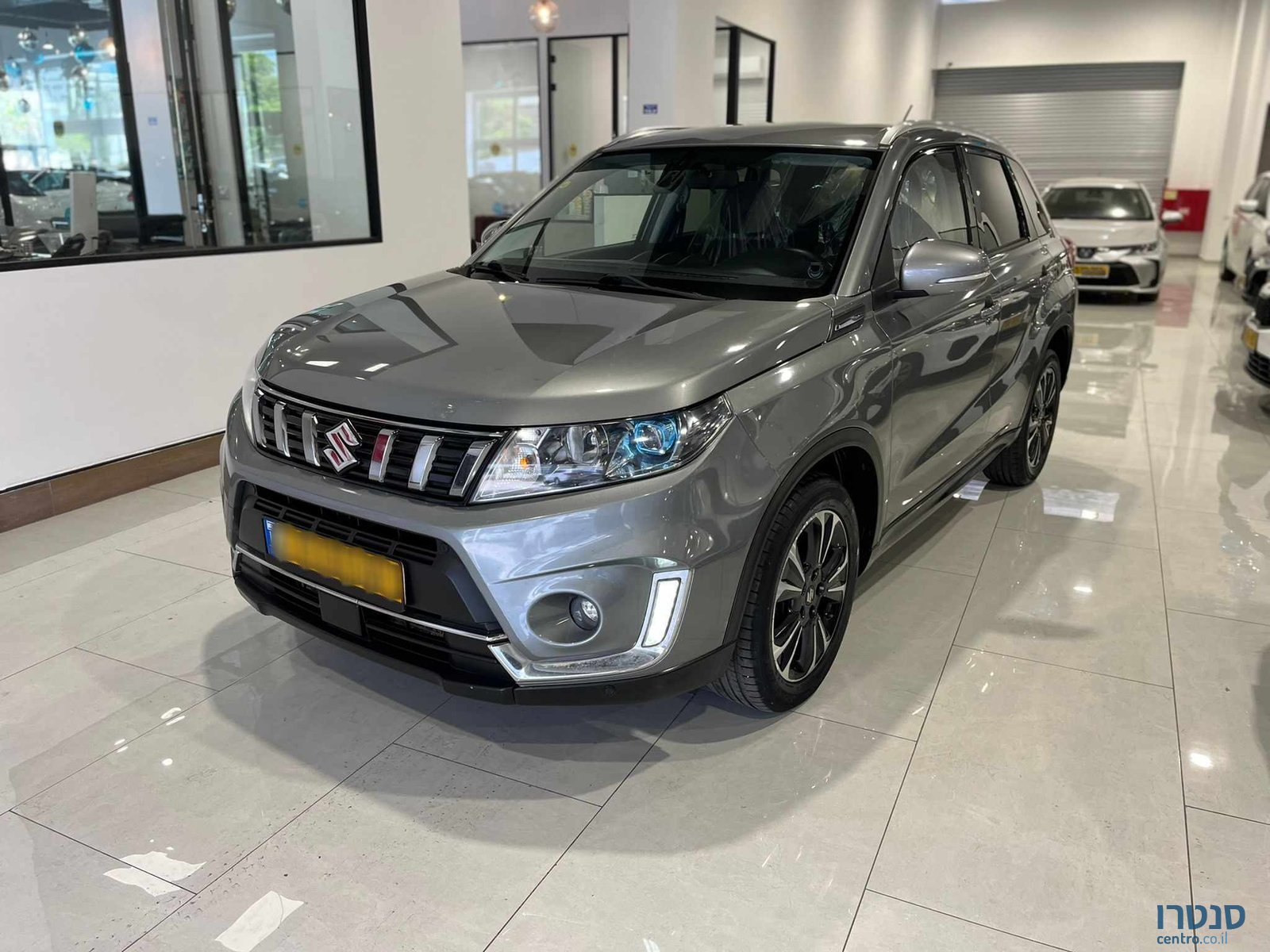2019' Suzuki Vitara photo #1