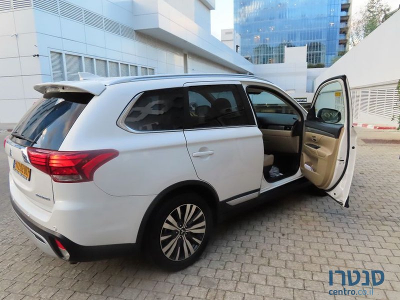 2019' Mitsubishi Outlander מיצובישי אאוטלנדר photo #2