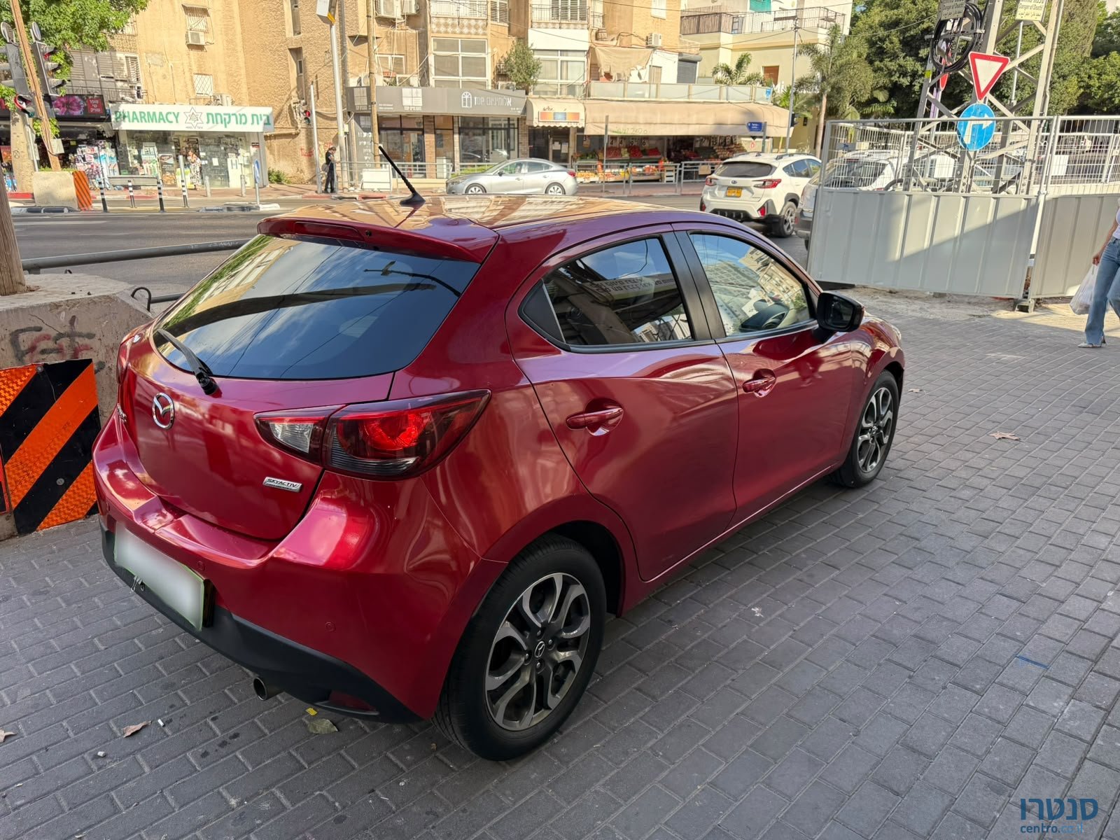 2015' Mazda 2 photo #6