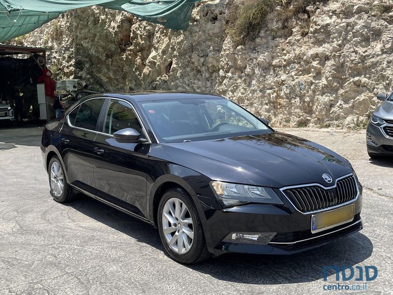 2017' Skoda Superb סקודה סופרב photo #1