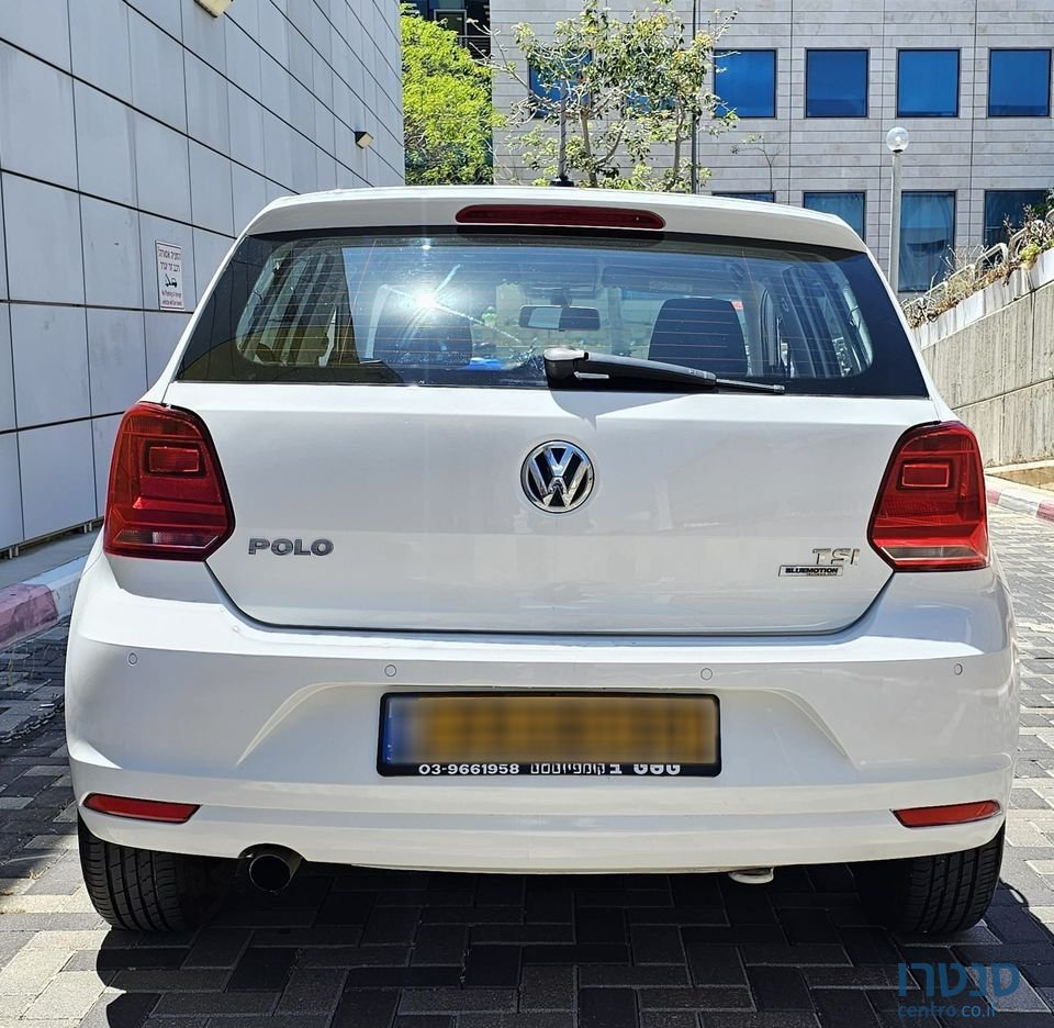 2017' Volkswagen Polo photo #4
