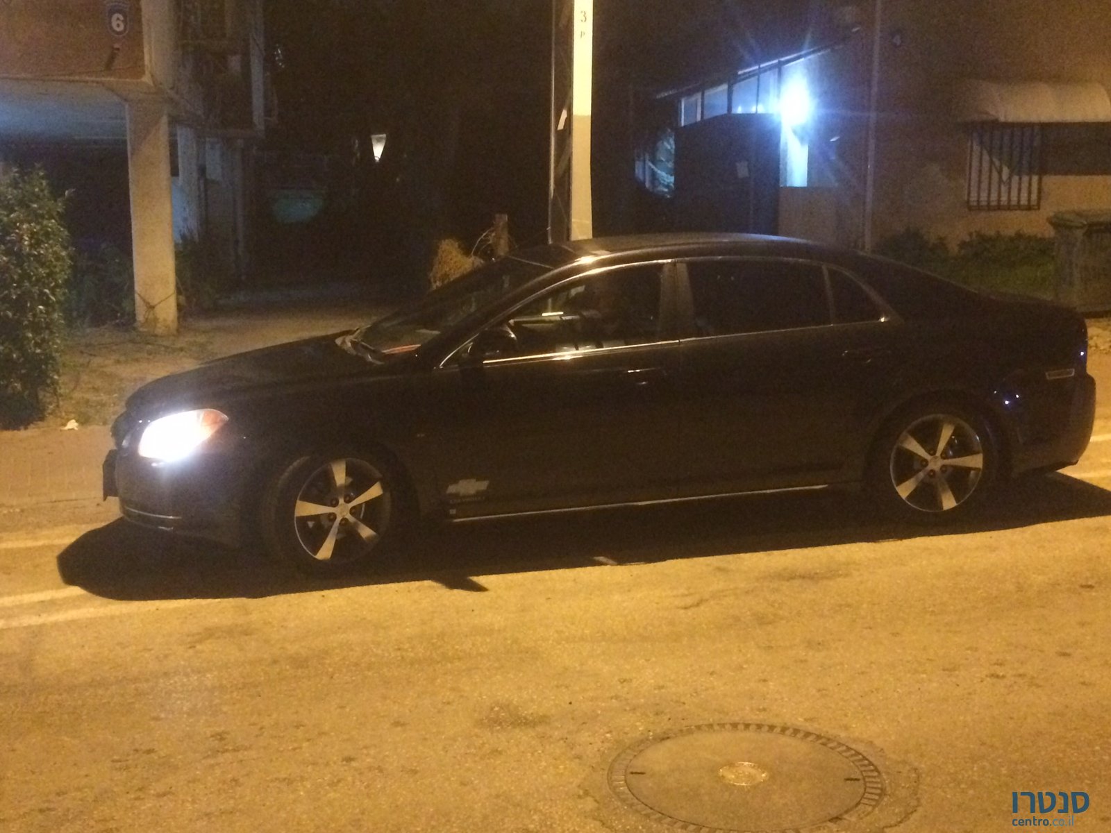 2009' Chevrolet Malibu LT photo #2