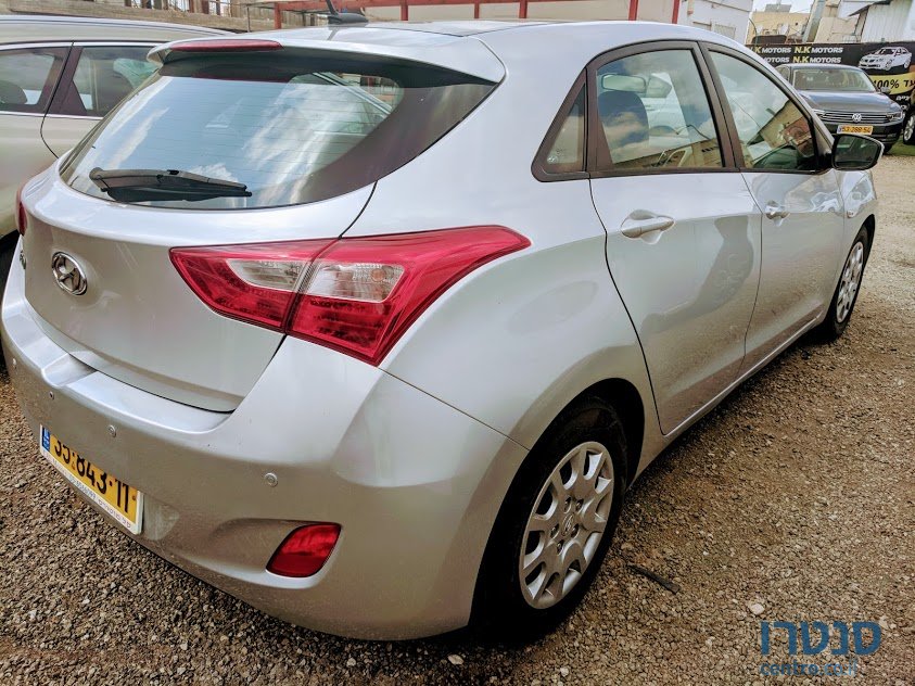 2013' Hyundai i30 photo #2