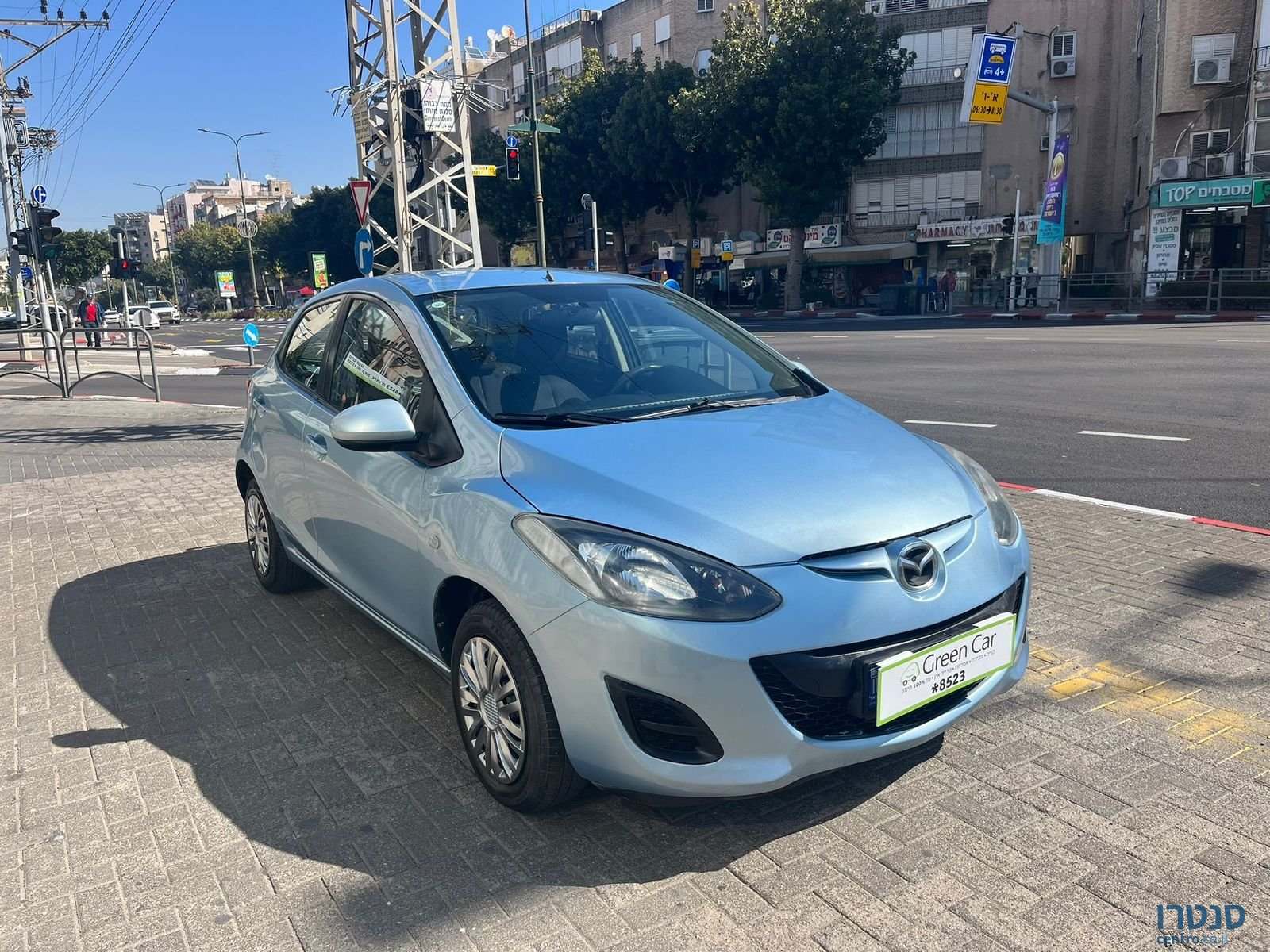 2012' Mazda 2 photo #7