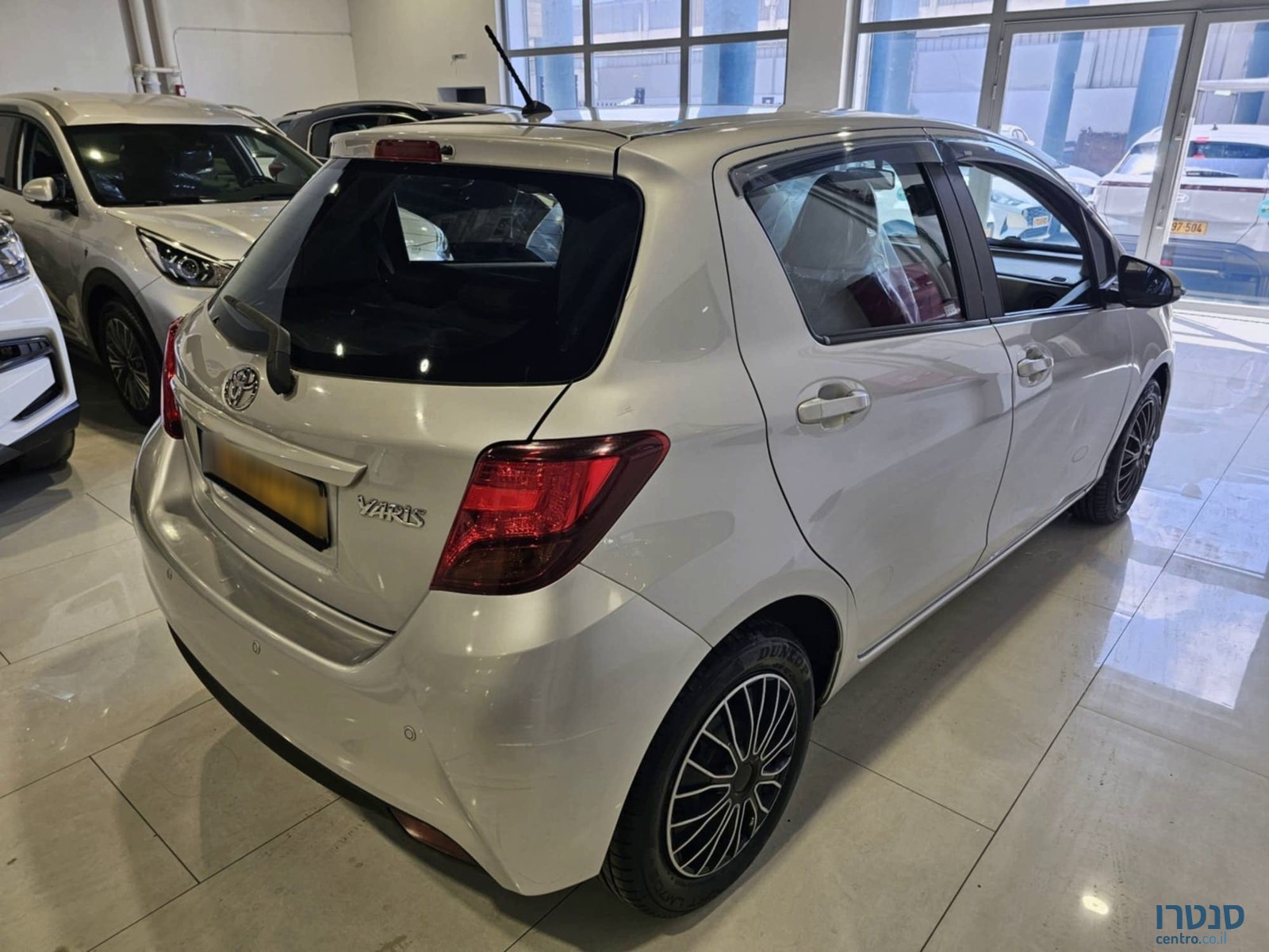 2016' Toyota Yaris photo #3