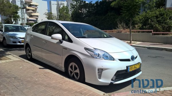 2013' Toyota Prius photo #3