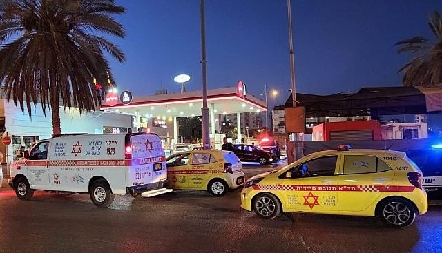 Автобус столкнулся с легковой машиной в Негеве: тяжело ранены два человека