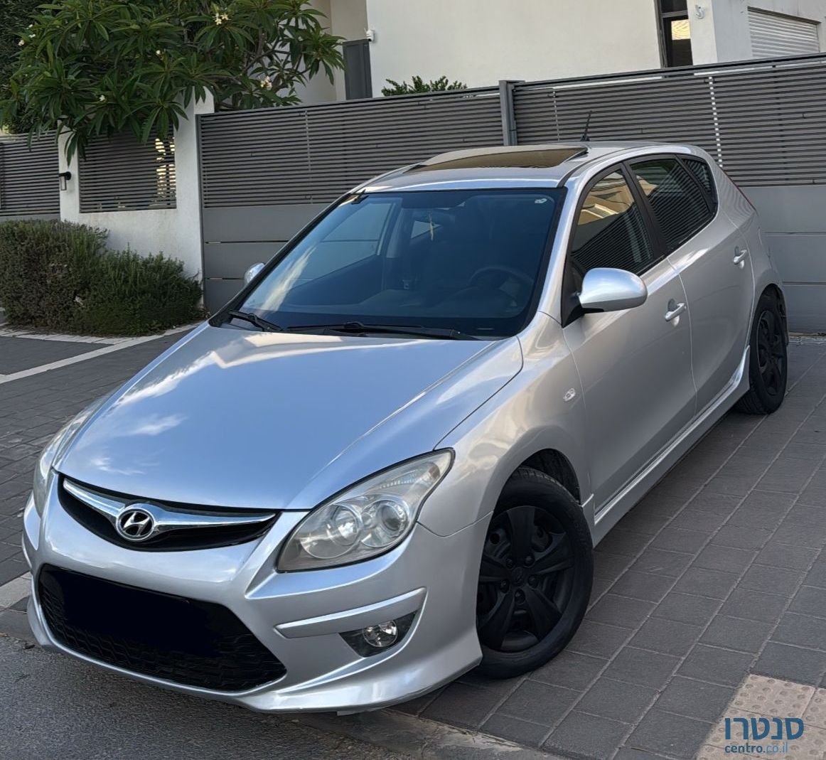 2011' Hyundai i30 יונדאי photo #5