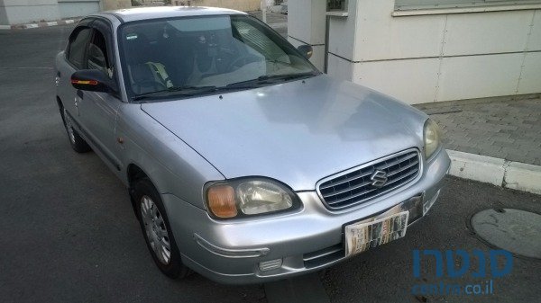 2002' Suzuki Baleno photo #1