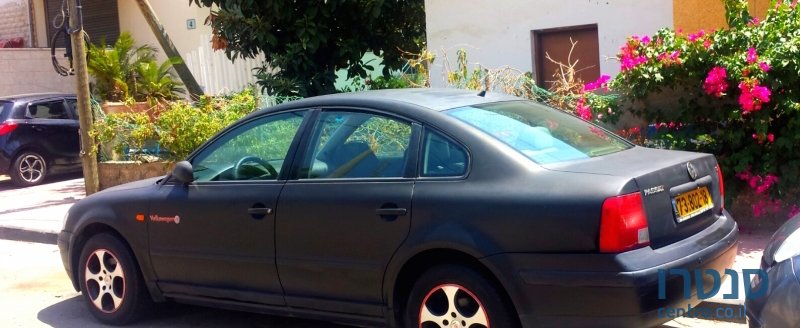 1999' Volkswagen Passat photo #2