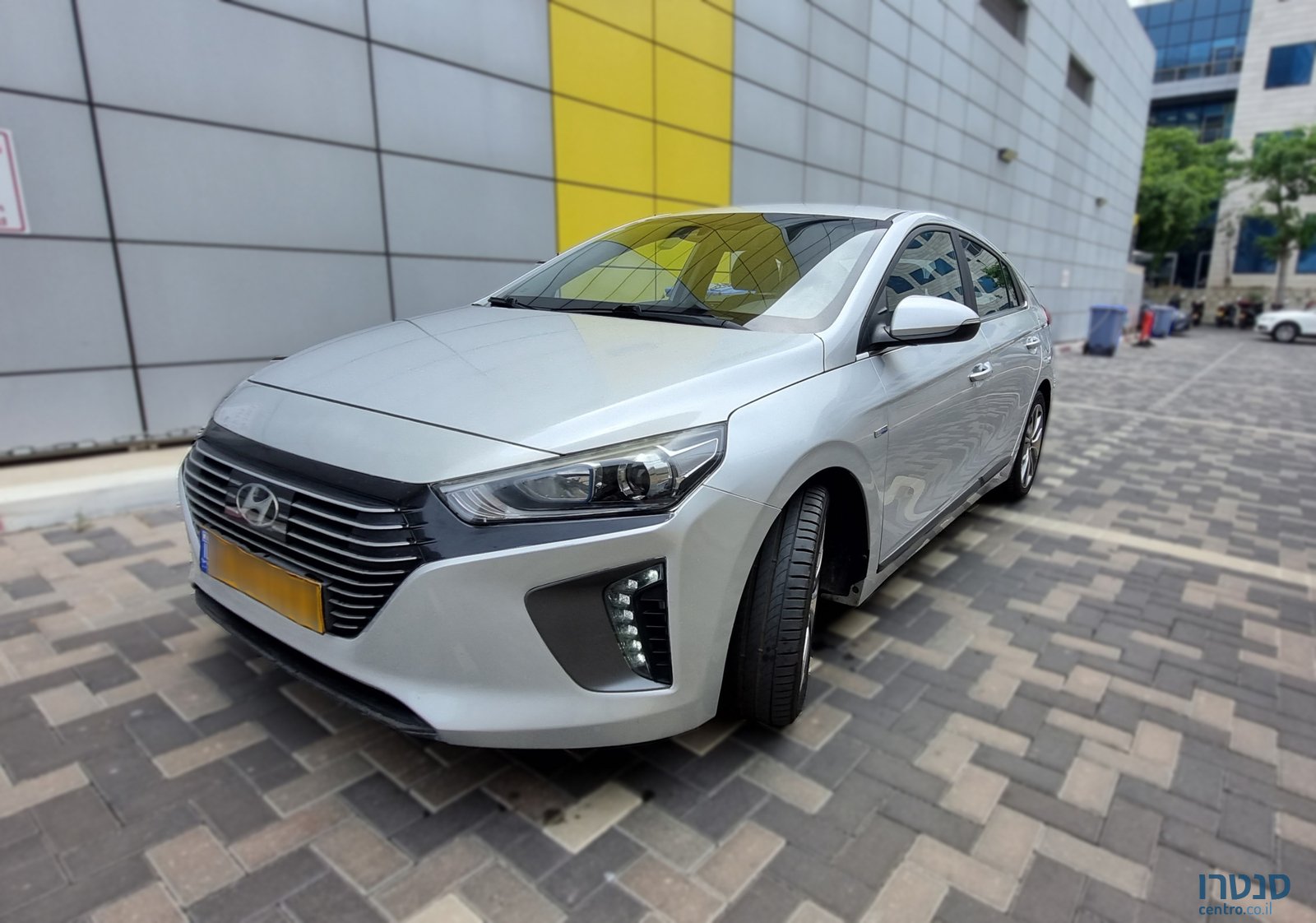 2018' Hyundai Ioniq photo #1