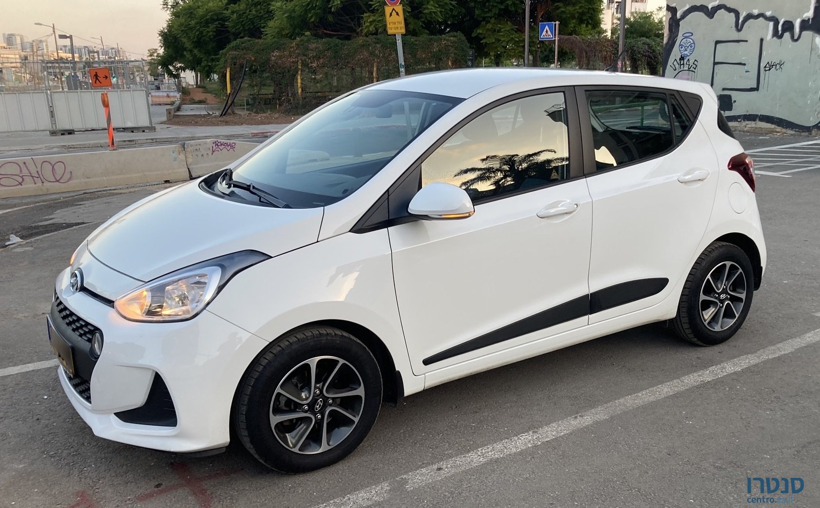 2017' Hyundai i10 photo #2
