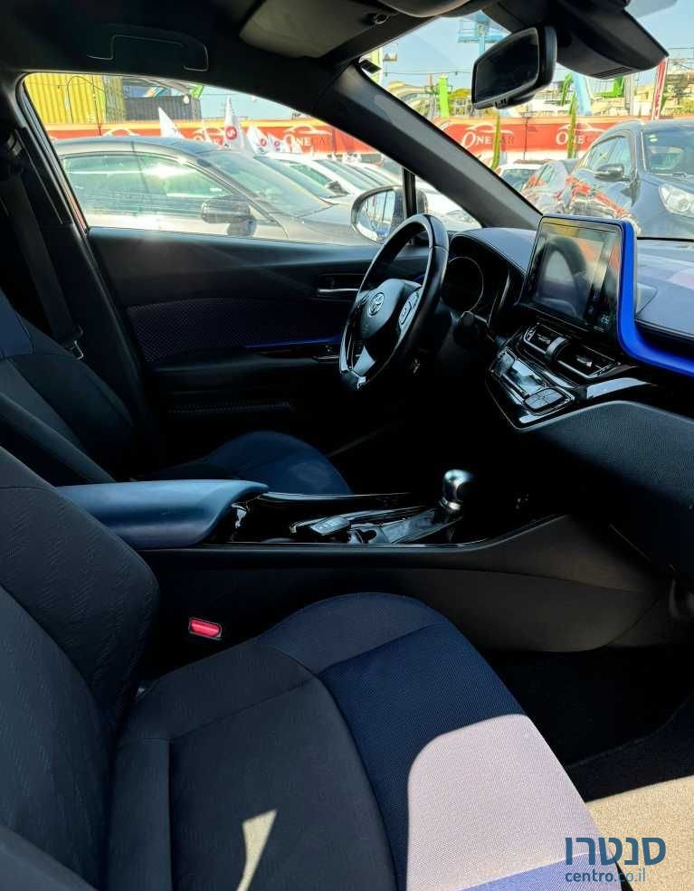 2017' Toyota C-HR טויוטה photo #4