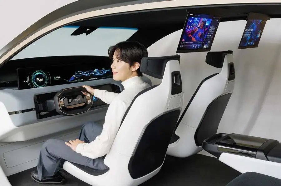 LG launches new passenger display that can't be seen by driver