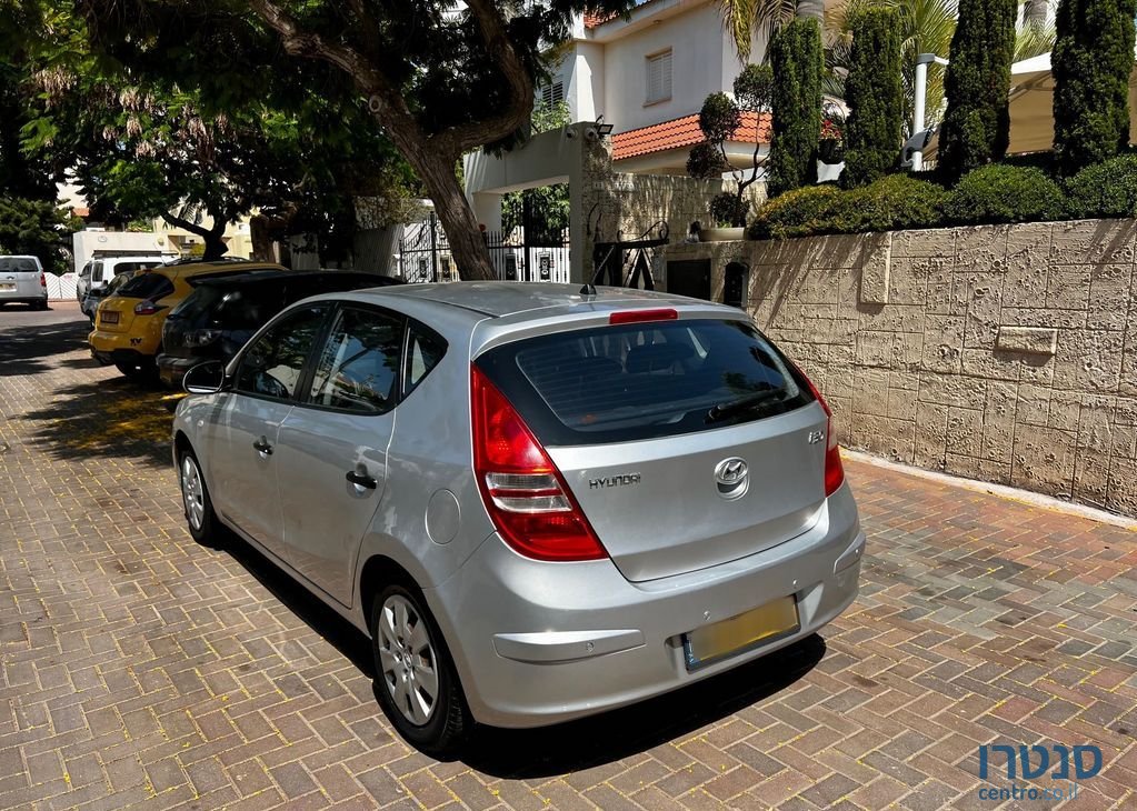 2009' Hyundai i30 יונדאי photo #2