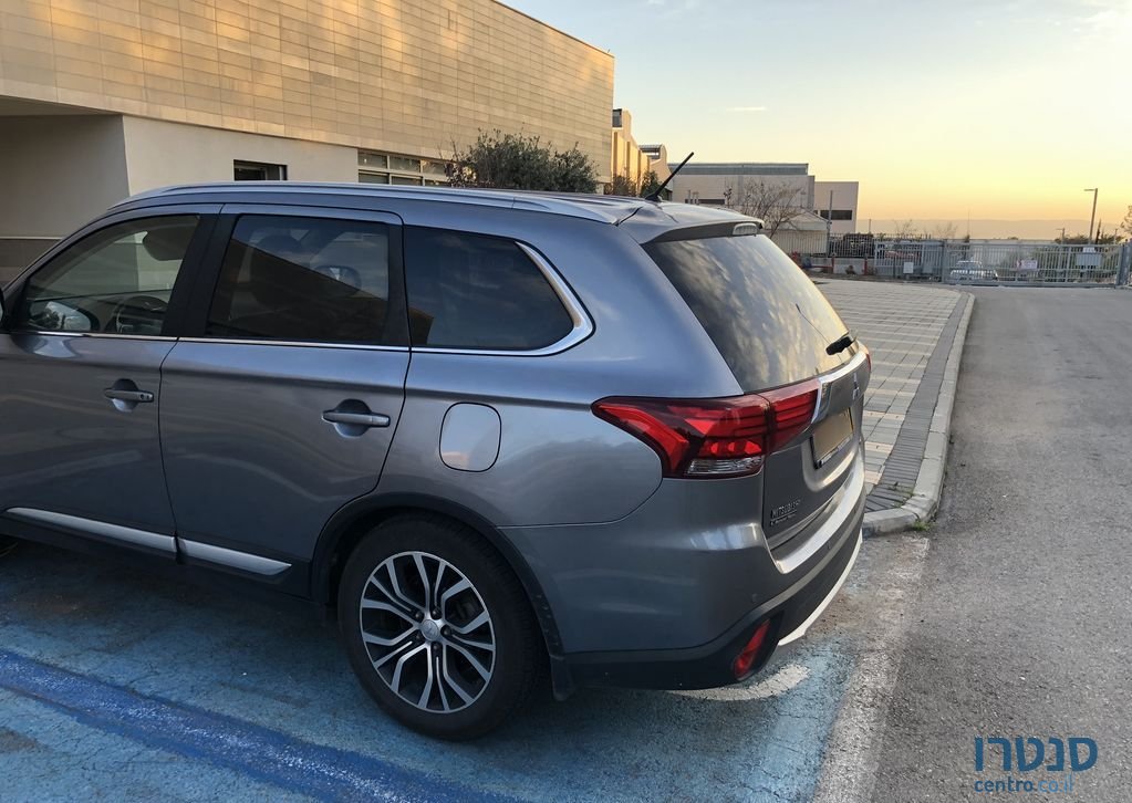 2016' Mitsubishi Outlander מיצובישי אאוטלנדר photo #2
