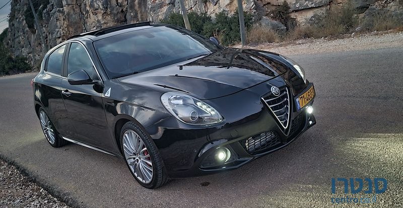 2015' Alfa Romeo Giulietta אלפא רומיאו ג'ולייטה photo #5