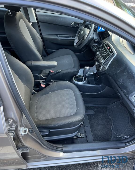 2013' Hyundai i20 יונדאי photo #6