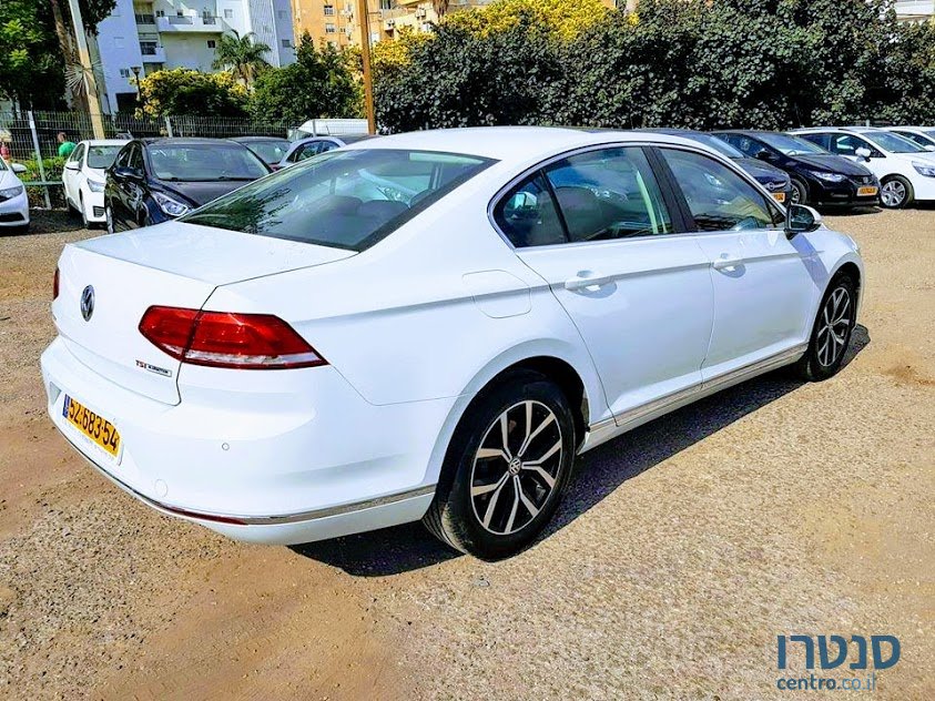 2015' Volkswagen Passat photo #2