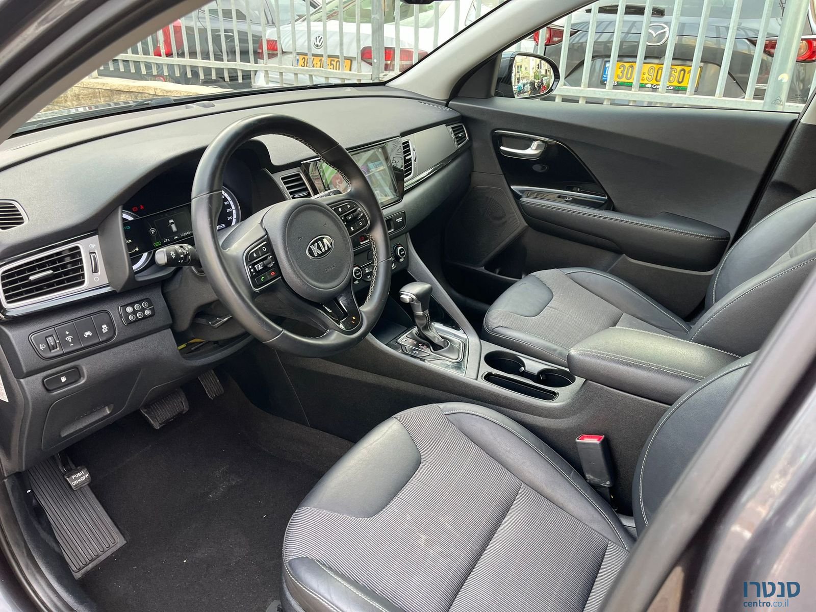 2018' Kia Niro photo #2