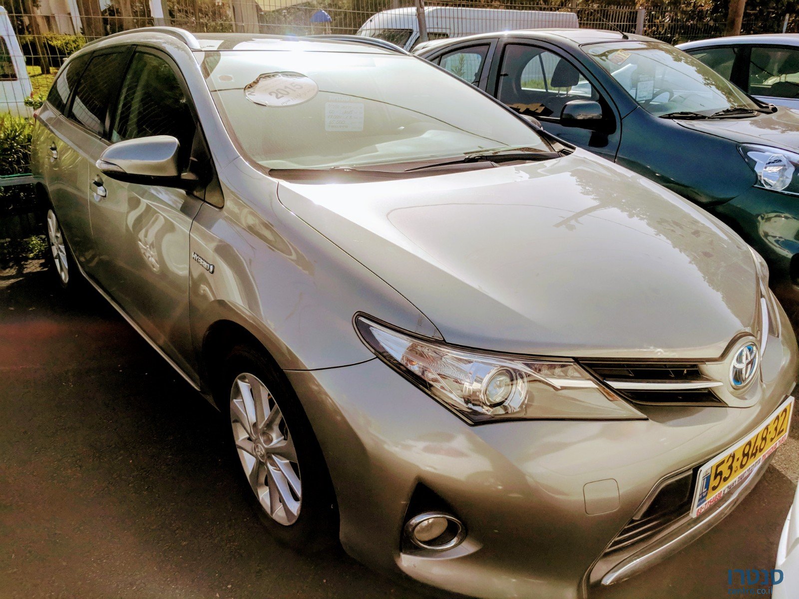 2015' Toyota Auris photo #1