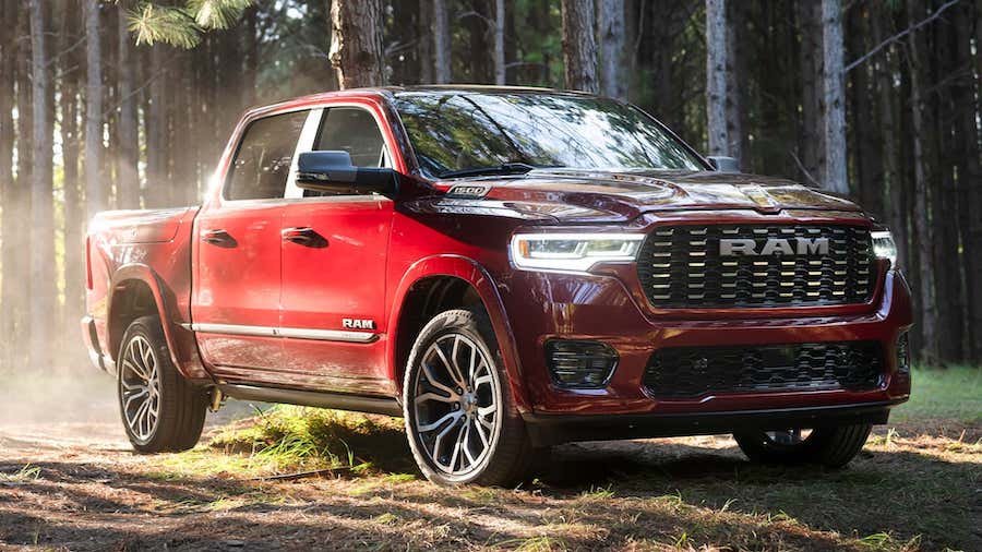 Ram's New Inline-Six Is Barely More Efficient Than the Old Hemi V-8