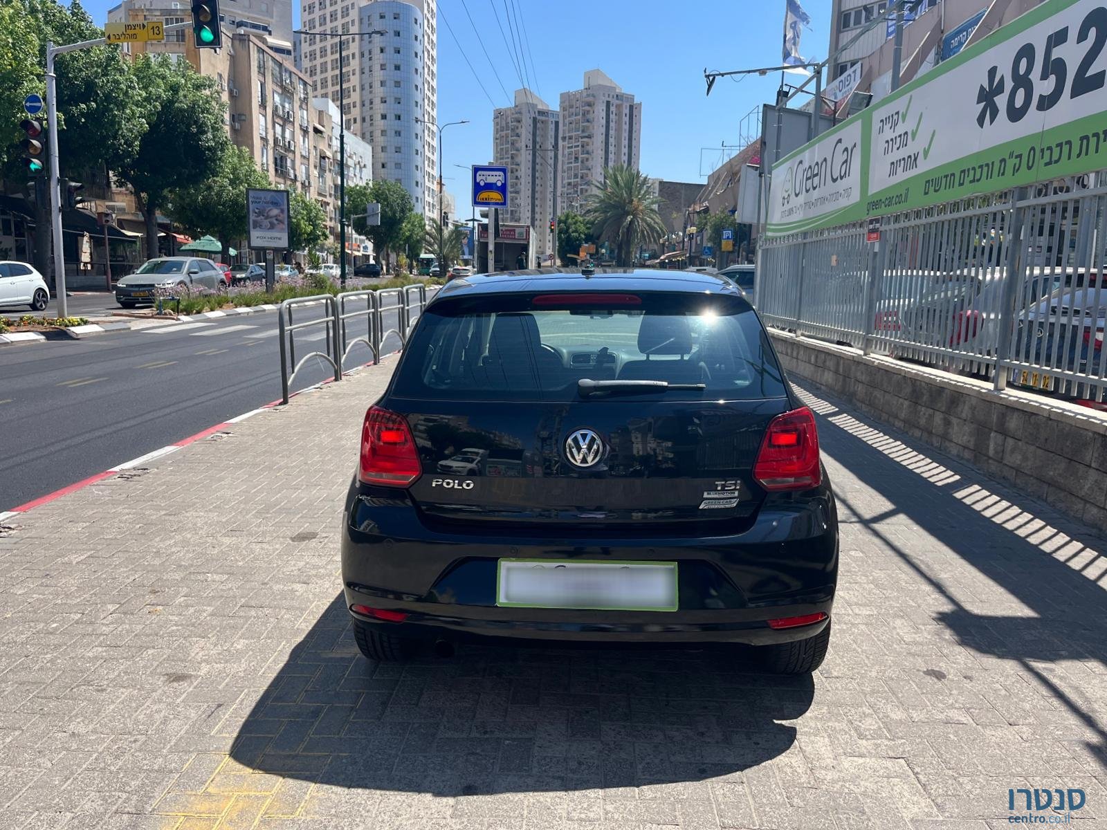 2015' Volkswagen Polo photo #6