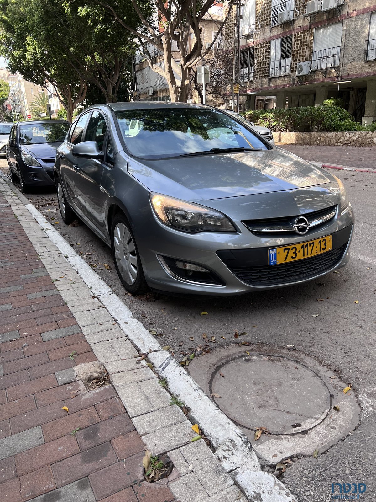 2012' Opel Astra J photo #1