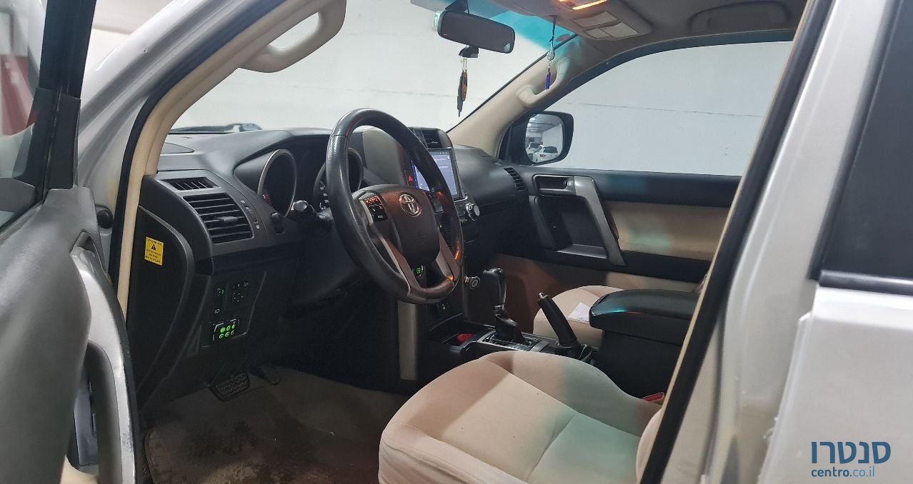 2010' Toyota Land Cruiser טויוטה לנד קרוזר photo #6