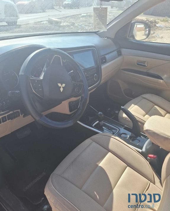 2018' Mitsubishi Outlander מיצובישי אאוטלנדר photo #5